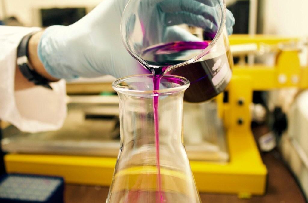 Précurseurs chimiques : la face invisible du narcotrafic mondial en 2026