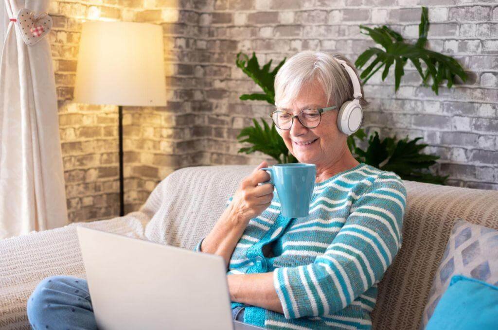 senior a l écoute de Globalzone podcast